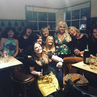 Frankies Wine Bar & Lodge