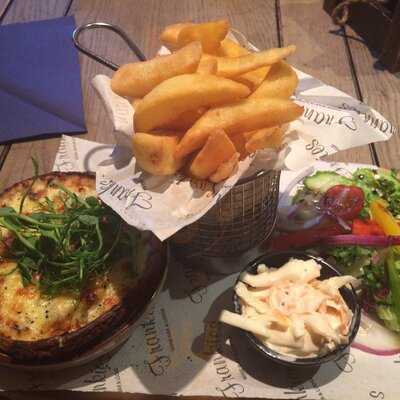 Frankies Wine Bar & Lodge