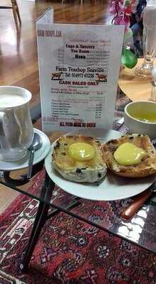 Cups & Saucers, Farm Tea Shop