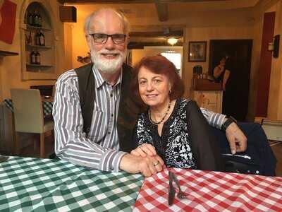 La Bella Piazza Italian Restaurant