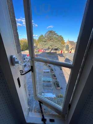 The Eliot Arms Restaurant