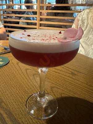 Louie Brown's Bar Kitchen & Deli