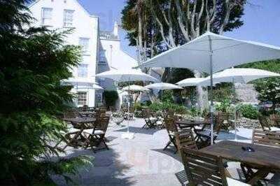 The Vault Bar And Restaurant