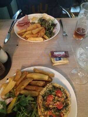 The Fox On The Green