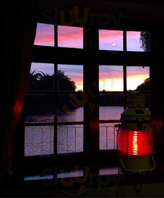 Nemo's Bar And Restaurant