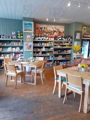 Moondance Cafe, Deli And Gifts