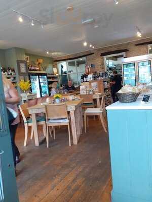 Moondance Cafe, Deli And Gifts