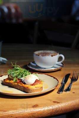 Broomfield's Of Holt