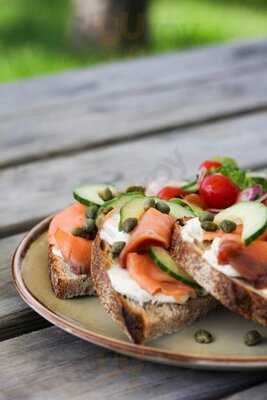 Broomfield's Of Holt