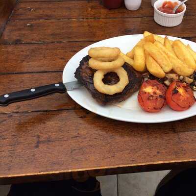 The Half Moon & Seven Stars