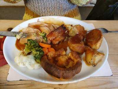 The Half Moon & Seven Stars