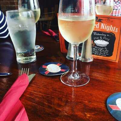 The Half Moon & Seven Stars