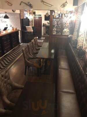 Ruby's At The Medway Inn