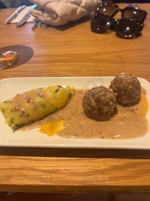 Massimos At The Log Cabin