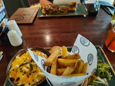 Porters Bar & Restaurant