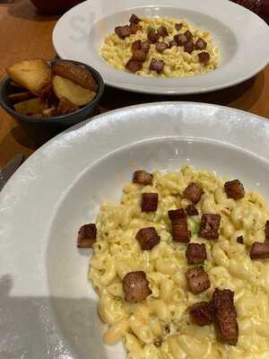 Bridgeview Station Restaurant