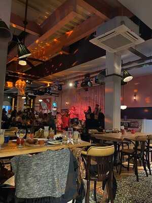 Revolucion De Cuba Bristol