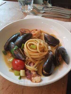 Mora Bar And Kitchen