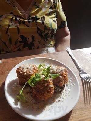 Mora Bar And Kitchen