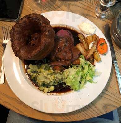 The Alma Tavern & Theatre