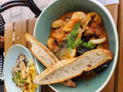 Cote Clifton Village