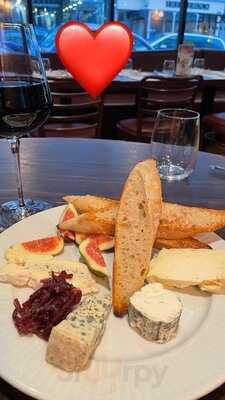 Cote Clifton Village