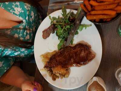 Cuffs Bar And Grill - Photo 8