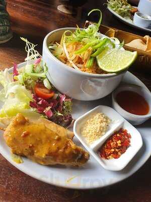 Tiki Bar & Kitsch Inn