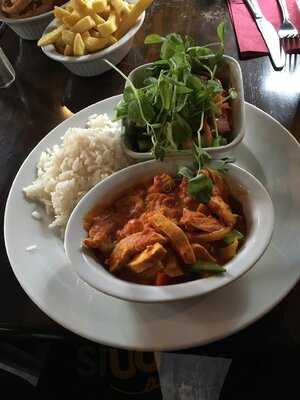 Medina Bar And Grill