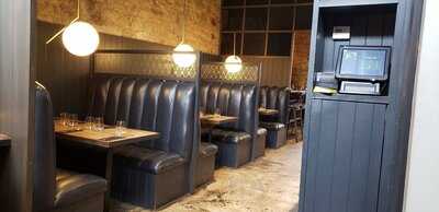 White Horse Oyster & Seafood Bar