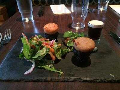 Mchughs Bar & Restaurant