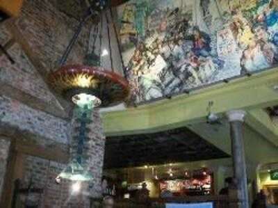 Mchughs Bar & Restaurant