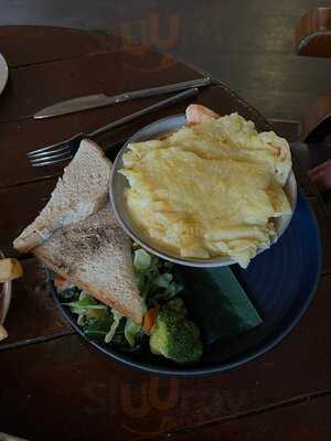 Mchughs Bar & Restaurant