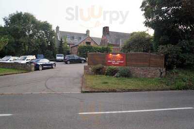 Les Fontaines Tavern