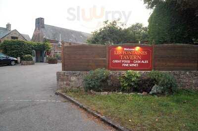 Les Fontaines Tavern