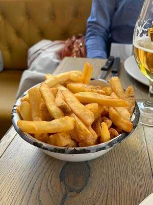 Bread Meats Bread West End