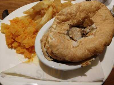 Robinsons Bar And Bistro - Photo 8