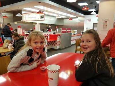 Five Guys Dundee