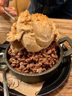 Wingmans Restaurant & Bar