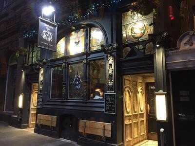 Nobles Cafe Bar & Restaurant