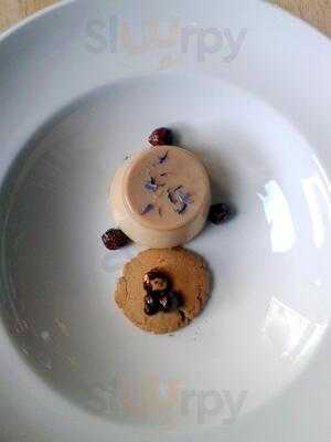 Nobles Cafe Bar & Restaurant