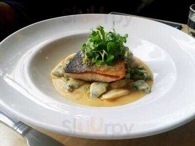 Nobles Cafe Bar & Restaurant