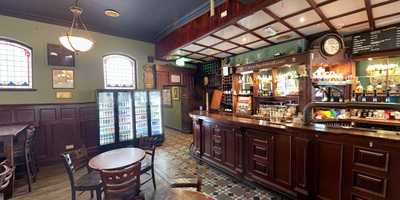 Titanic Pub And Kitchen