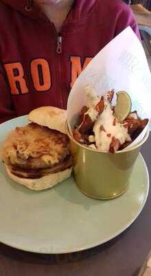 Wolf & Devour Burger Bar