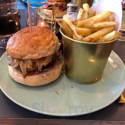 Wolf & Devour Burger Bar