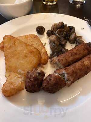 Tempus Bar & Restaurant At Grand Central Hotel