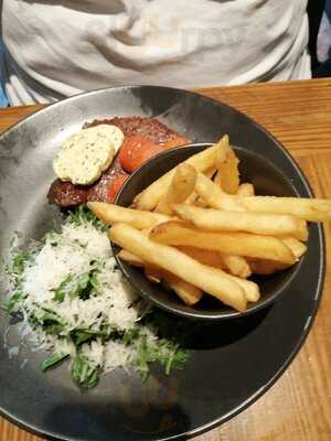 The Magnum Restaurant & Bar