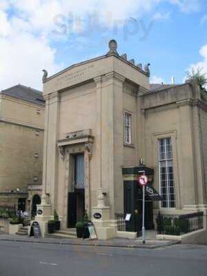 The Honours By Martin Wishart