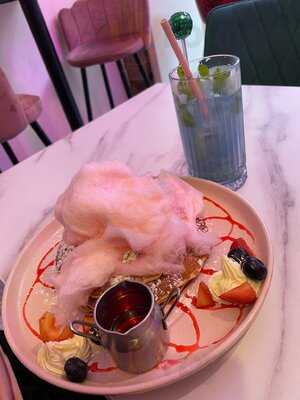 Laila Lunch & Brunch