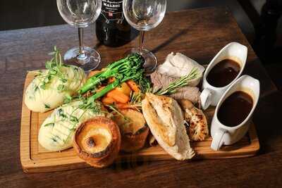 Glenowen Bar & Kitchen